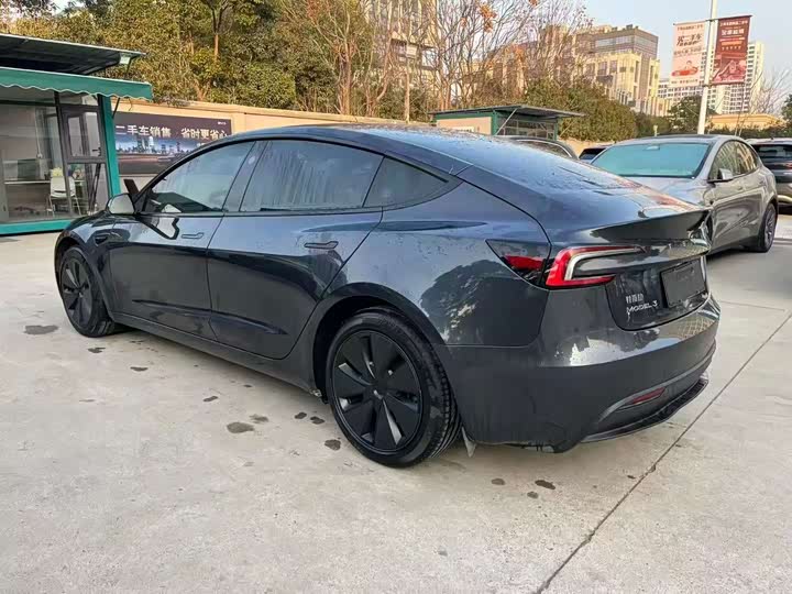 Фото 5 - Tesla Model 3