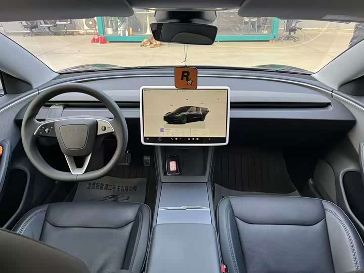 Фото 7 - Tesla Model 3