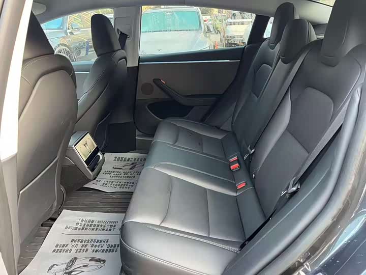 Фото 8 - Tesla Model 3