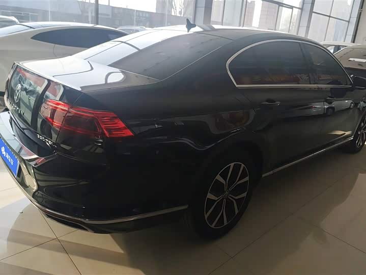 Фото 3 - Volkswagen Magotan