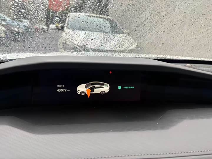 Фото 3 - Changan UNI-V