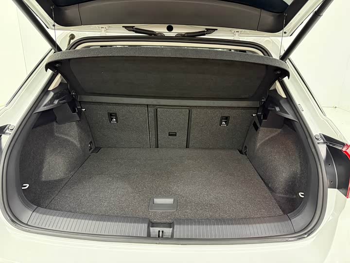 Фото 7 - Volkswagen T-Roc