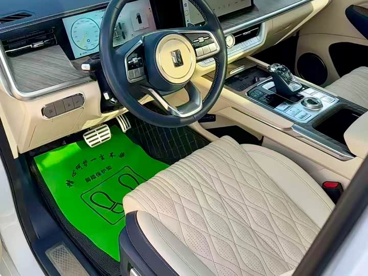 Фото 7 - Tank 500 Hybrid