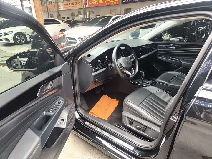 Фото 4 - Volkswagen Passat