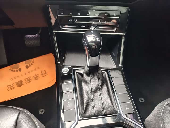 Фото 7 - Volkswagen Passat