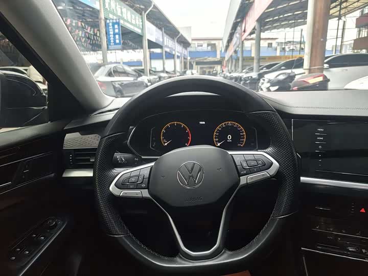 Фото 9 - Volkswagen Passat