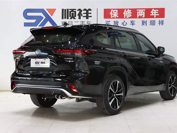 Фото 4 - Toyota Crown Kluger