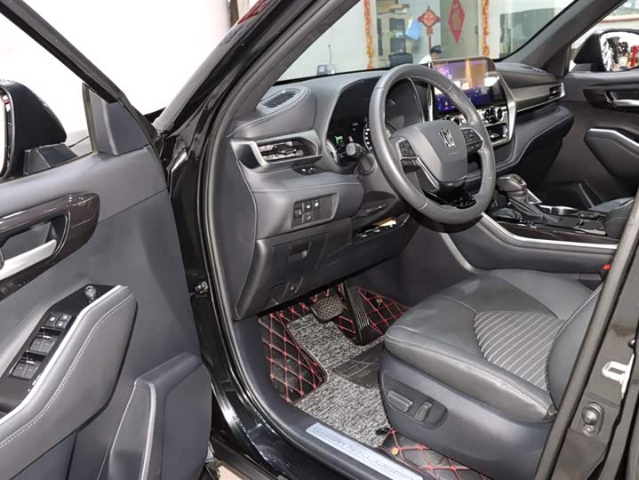 Фото 9 - Toyota Crown Kluger