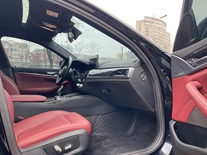 Фото 9 - BMW 5 Series