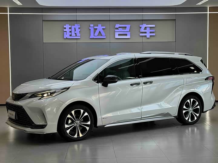 Фото 1 - Toyota Granvia