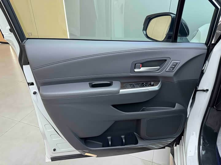 Фото 6 - Toyota Granvia