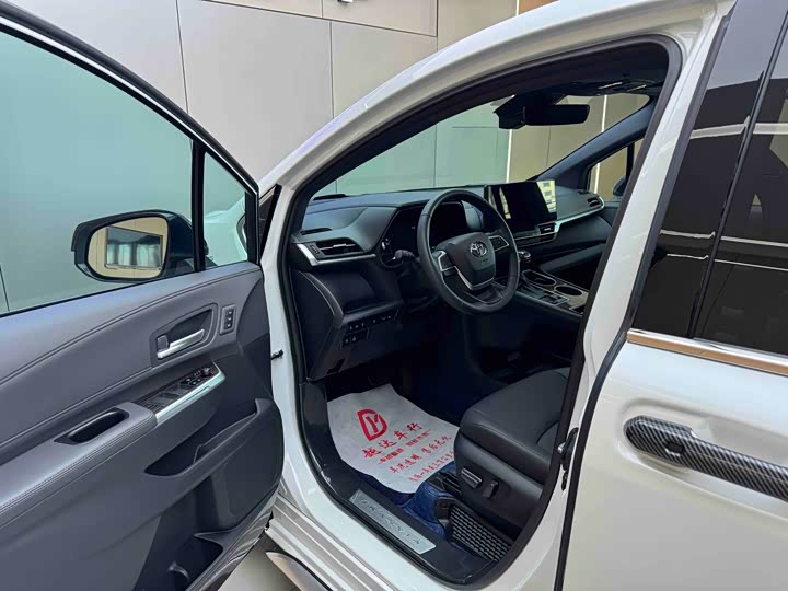 Фото 7 - Toyota Granvia