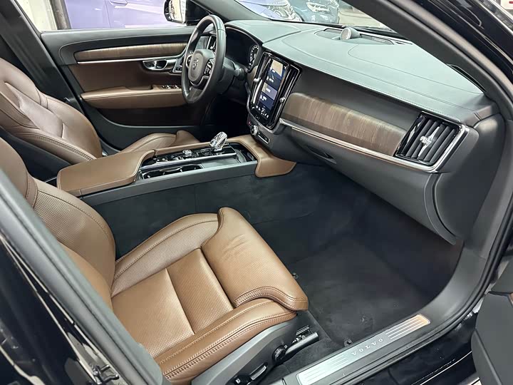 Фото 9 - Volvo S90