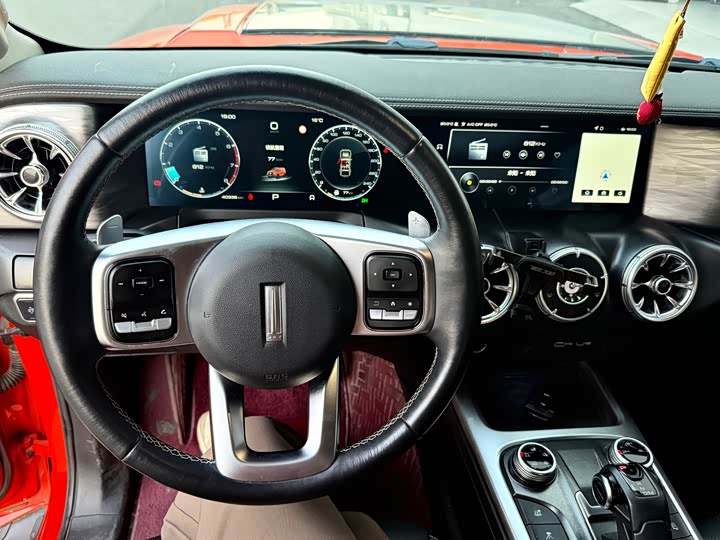 Фото 7 - Tank 300