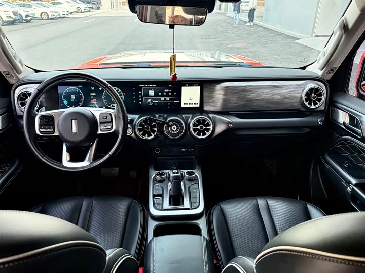 Фото 8 - Tank 300