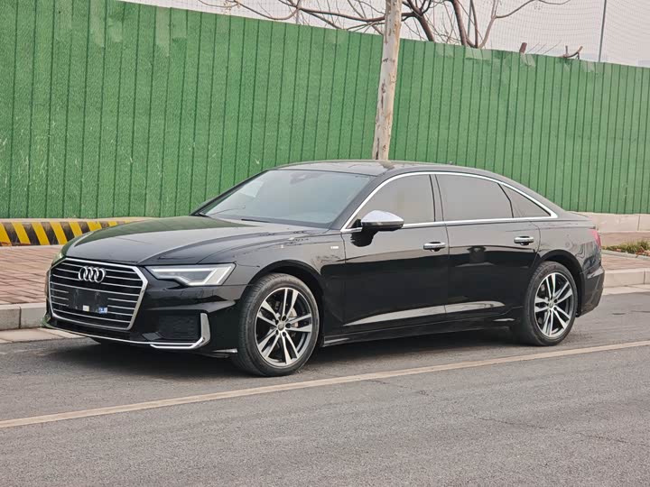 Фото 1 - Audi A6L