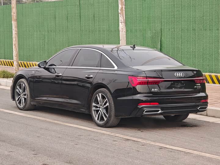 Фото 7 - Audi A6L