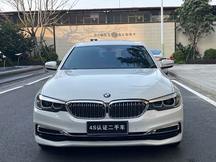 Фото 2 - BMW 5 Series
