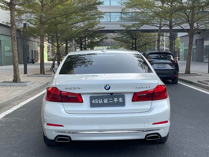 Фото 5 - BMW 5 Series