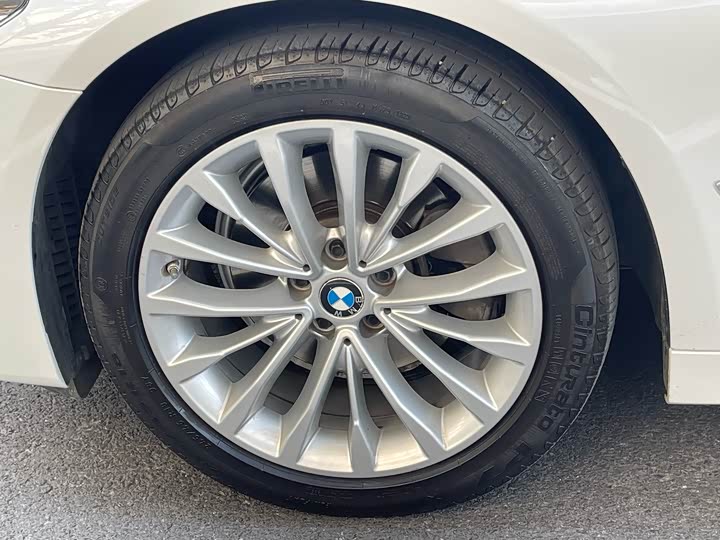 Фото 9 - BMW 5 Series