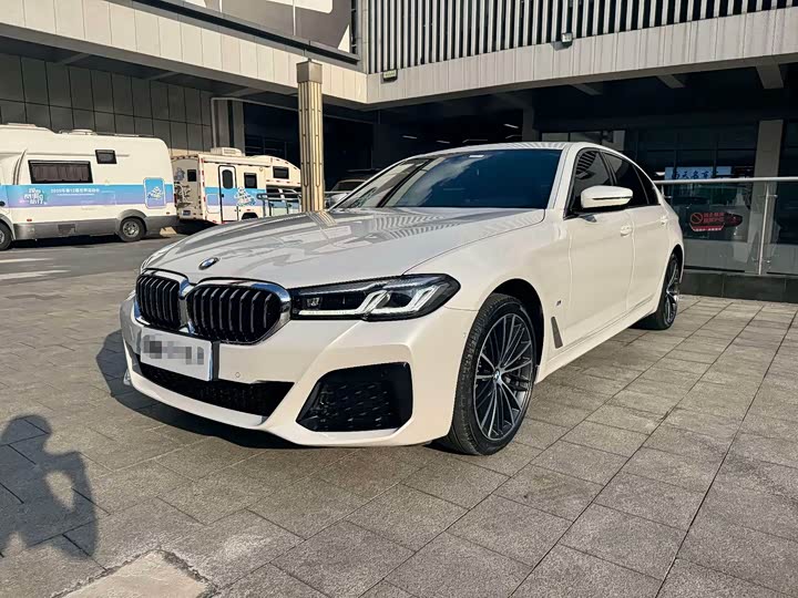 Фото 1 - BMW 5 Series