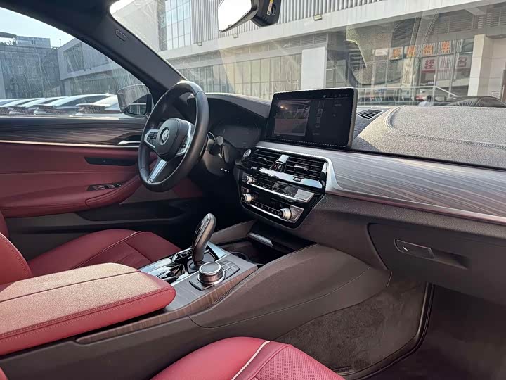 Фото 6 - BMW 5 Series