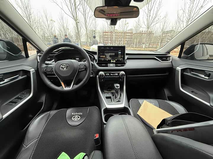 Фото 3 - Toyota Wildlander