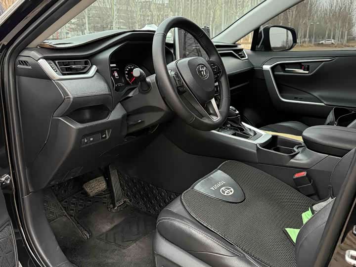 Фото 4 - Toyota Wildlander