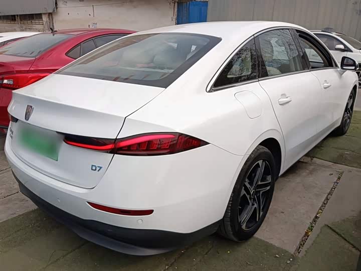 Фото 7 - Roewe D7