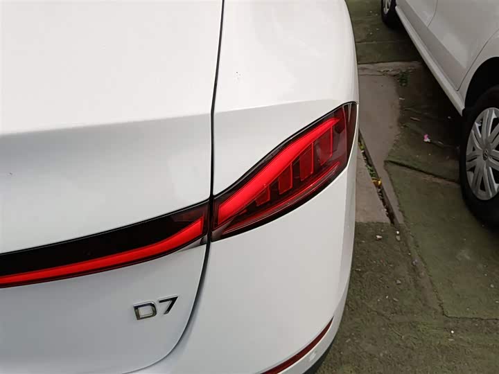 Фото 8 - Roewe D7