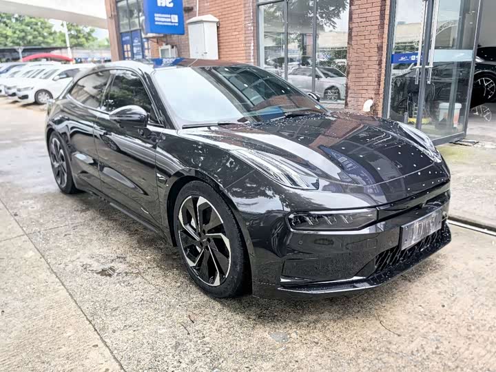 Фото 3 - Zeekr 001