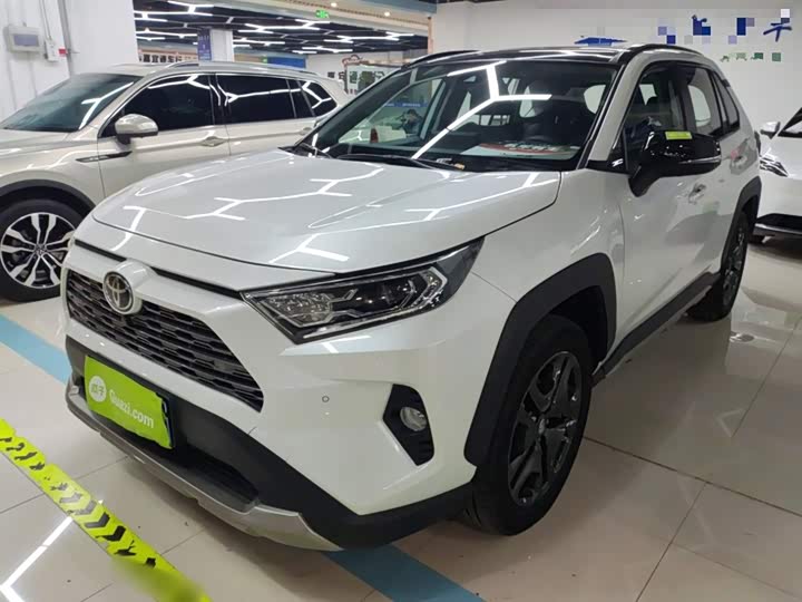 Фото 2 - Toyota RAV4