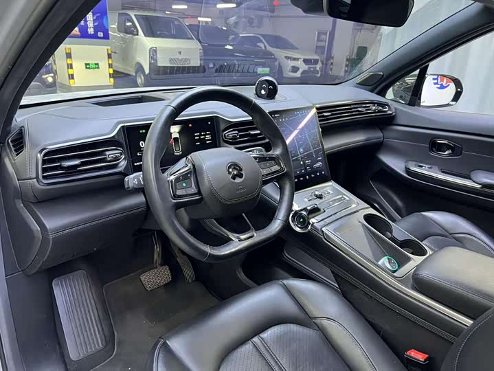 Фото 4 - Nio ES6