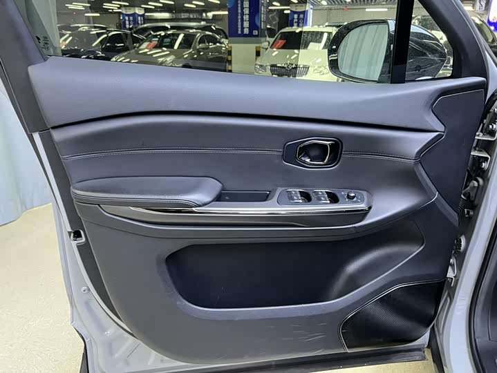 Фото 6 - Nio ES6