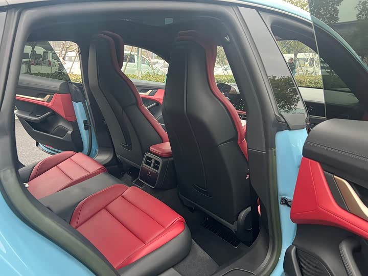 Фото 9 - Porsche Taycan