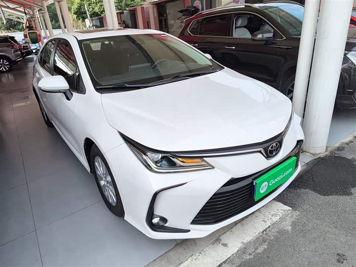 Фото 4 - Toyota Corolla