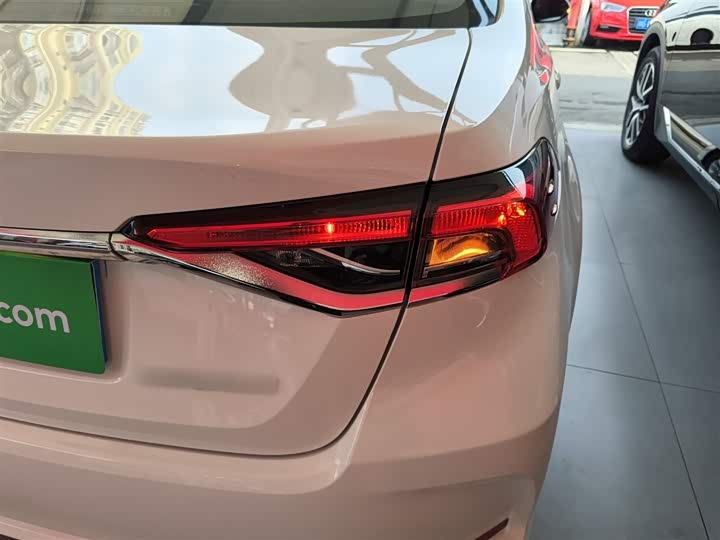 Фото 8 - Toyota Corolla