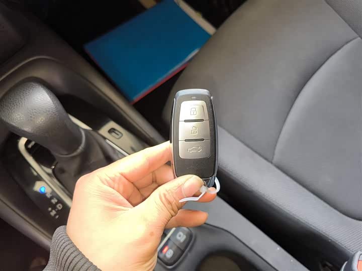 Фото 9 - Toyota Corolla