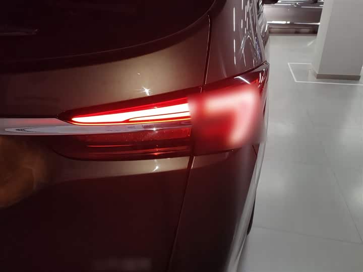 Фото 8 - Buick GL8 ES