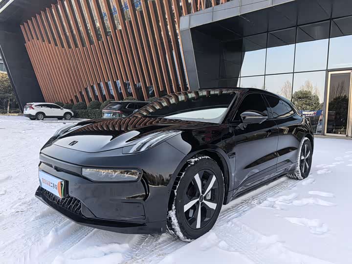 Фото 1 - Zeekr 001