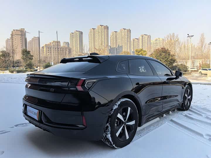 Фото 7 - Zeekr 001