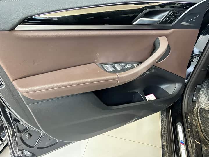 Фото 4 - BMW iX3