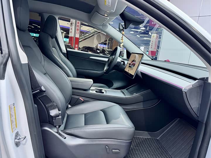 Фото 6 - Tesla Model Y