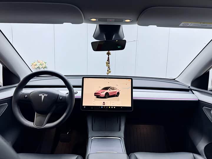 Фото 8 - Tesla Model Y