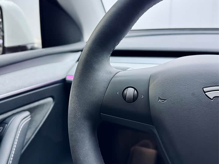 Фото 9 - Tesla Model Y