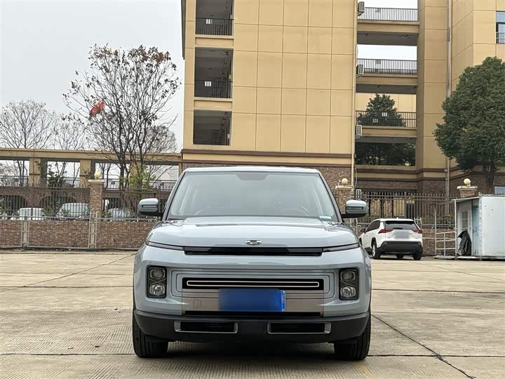 Фото 8 - Geely Icon