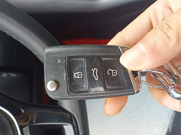 Фото 9 - Volkswagen T-Roc