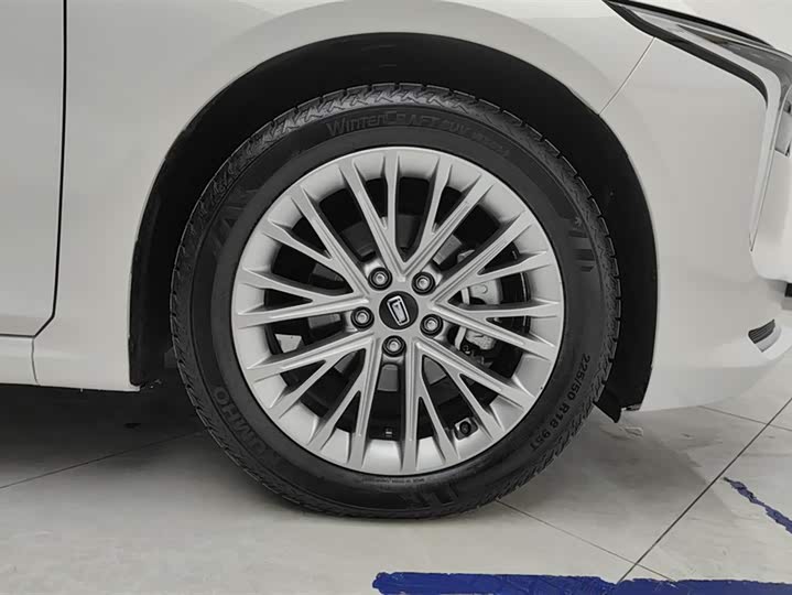 Фото 6 - Bestune B70