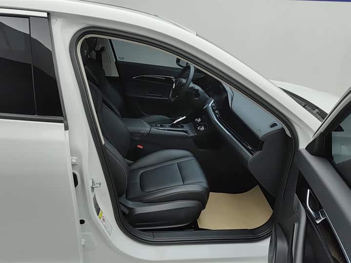 Фото 8 - Bestune B70