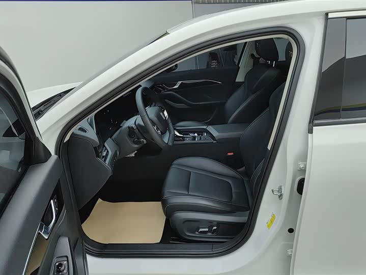 Фото 9 - Bestune B70